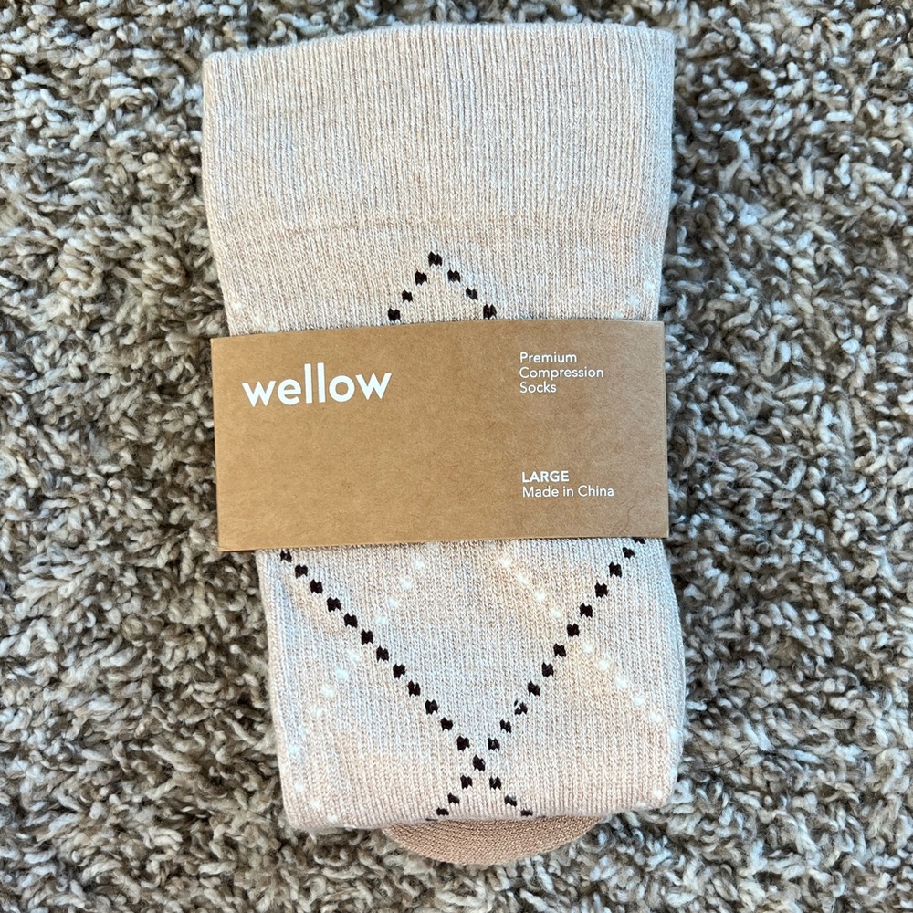 Wellow Beige Compression Socks Sz Large Beige